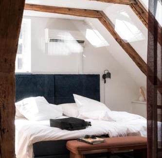Nyhavn - Amalienborg Apartment | Elegant Nyhavn Penthouse Near Family-Friendly Attractions
