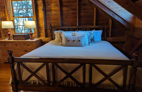 Sandusky House | Experience The Oak at Millsite Farm: Family-Friendly Retreat