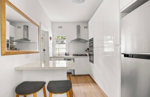 Mosman Apartment | The Oak Chic Art Deco Retreat near Balmoral Beach
