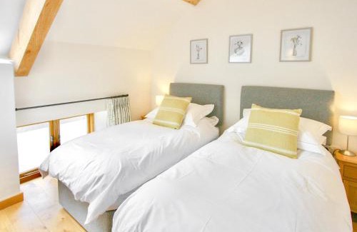 Worlington House | Discover The Oak Stall - Family & Pet-Friendly Retreat