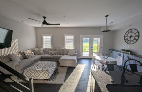 London House | The Oaks Of London Townhome