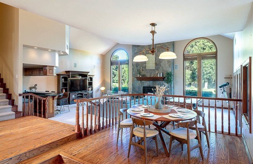 Murrieta House | Discover The Oaktree Estate: Private Resort with Pool & Vineyard