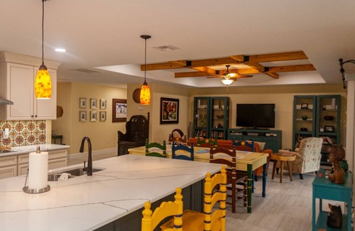 Floral City House | Relax at The Oasis: A Tranquil Retreat with Pool & Spa