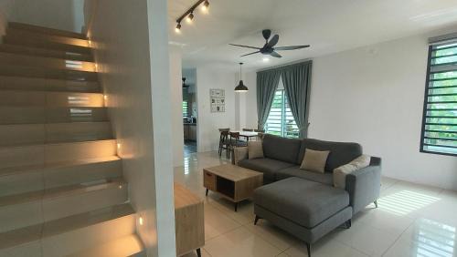 Kuantan House | Relax at The Oasis Kuantan with Private Pool Retreat