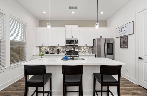 Northside House | Modern Oasis House with Breakfast near Downtown - 10/10 Rating