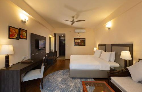 The Mall Road Hotel | Discover The Oasis Mussoorie: Poolside Retreat & Dining