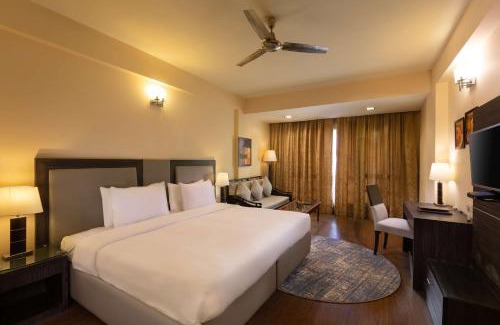 The Mall Road Hotel | Discover The Oasis Mussoorie: Poolside Retreat & Dining