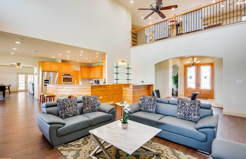 Westminster House | Family-Friendly Texas Ranch Home with Spa & Breakfast