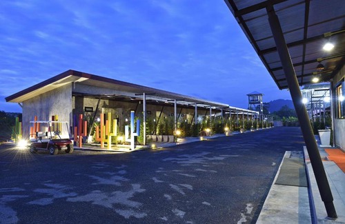 Downtown Krabi Resort | Discover The Oasis Resort: Family-Friendly & Accessible Stay