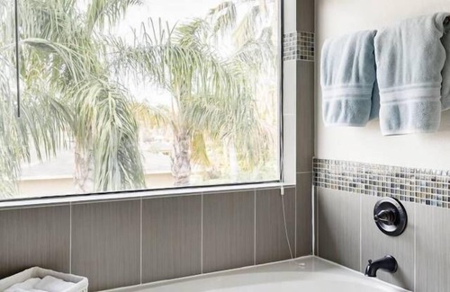 Paradise Valley Village Villa | Experience The Oasis: Sleeps 21, Pet-Friendly & Pool Access