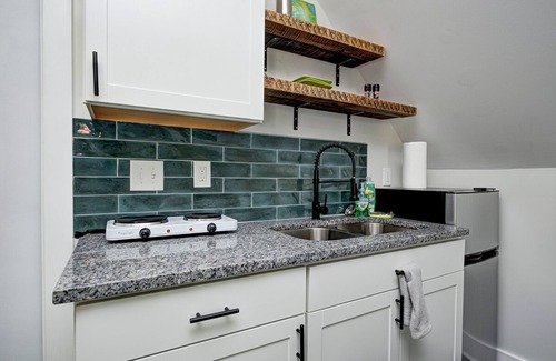 Fountain Square Apartment | Unwind at The Oasis Studio - Fountain Square with Breakfast