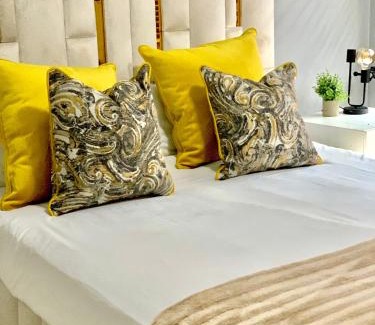 Hartbeespoort Apartment | Discover The Oasis: Family-Friendly Stay with Pool Access