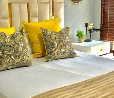 Hartbeespoort Apartment | Discover The Oasis: Family-Friendly Stay with Pool Access