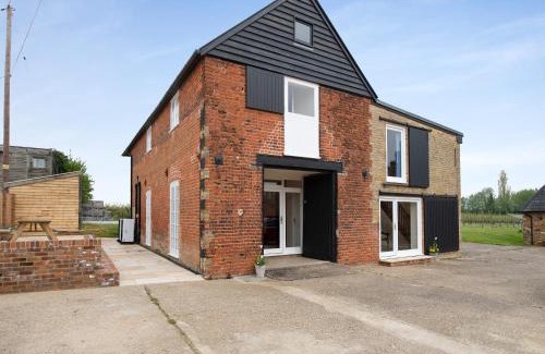 Preston House | Pet-Friendly Retreat at The Oast - Guest Rated 10/10