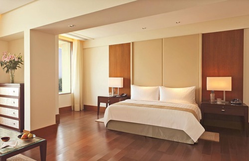 Udyog Vihar Hotel | Elegant Stay at The Oberoi Gurgaon: 5-Star Luxury Awaits