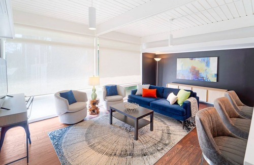 Dawson Apartment | The Obsidian by Lodgewell - Precious Gem on South Congress