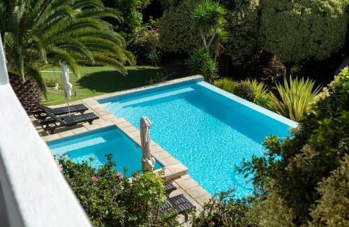 Wavecrest House | Oceanfront Paradise at The Ocean Bay Guesthouse - 10/10 Rated
