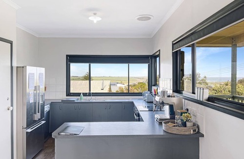 Kilcunda House | Pet Friendly Getaway with Oceanfront Views & Breakfast