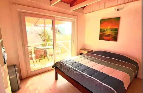 El Quisco Bed & Breakfast | Budget-Friendly Stay at The Ocean Hostel with Breakfast & Kitchen