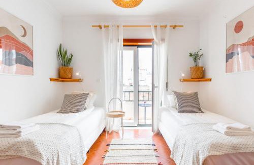 Baleal Hotel | Oceanfront Retreat: Family-Friendly Ocean House with Views