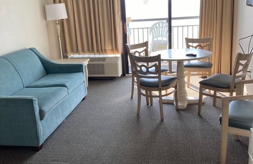Myrtle Beach Hotel | Experience Oceanfront Bliss at Landmark Resort Condo