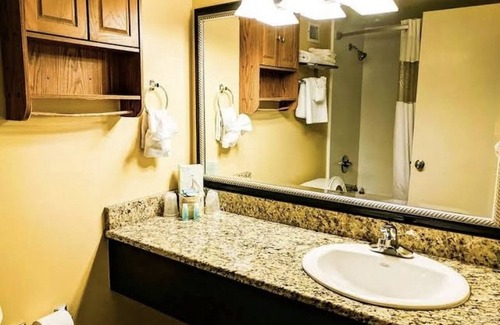 Myrtle Beach Hotel | Experience Oceanfront Bliss at Landmark Resort Condo