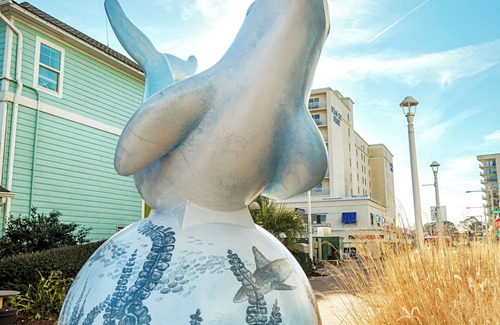 Northeast Virginia Beach Apartment | Experience Oceanfront Comfort at The Ocean Key Resort