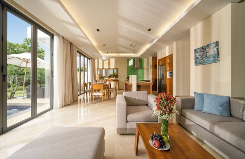 Ngu Hanh Son Resort | Experience The Ocean Suites: 5-Star Comfort & Spa Relaxation