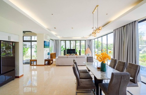 Ngu Hanh Son Villa | The Ocean Villa Beach Resort Đà Nẵng