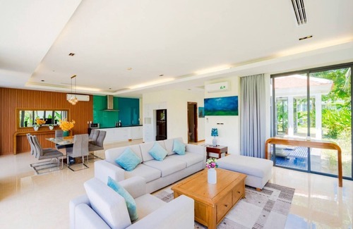 Ngu Hanh Son Villa | The Ocean Villa Beach Resort Đà Nẵng
