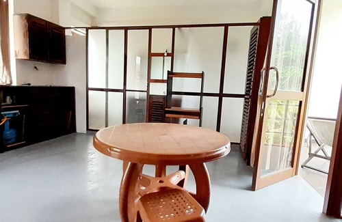 Matara Apartment | Oceanfront Bliss at The Ocean Villa: Pet-Friendly Retreat