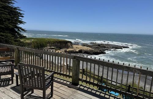 Shelter Cove Hotel | Oceanfront Inn: Pet-Friendly Retreat with Ocean Views
