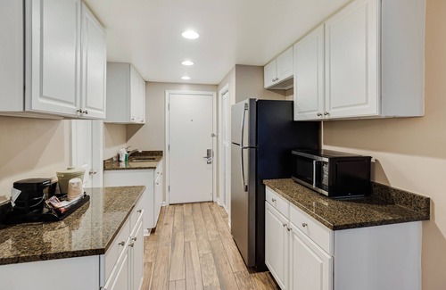 Litchfield by the Sea Hotel | Oceanfront Litchfield Inn: Family-Friendly Beach Retreat