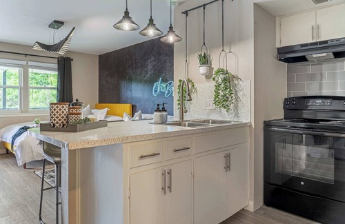 Allandale Apartment | Experience The Ochre: Family-Friendly with Roku TV
