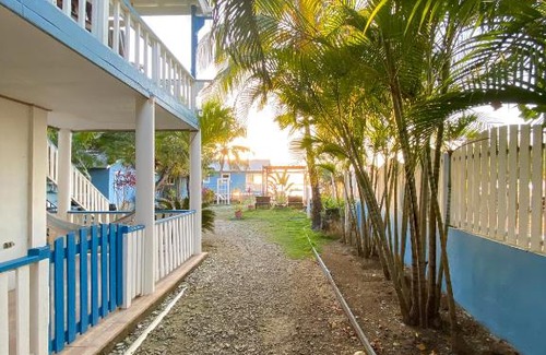 Isla de Utila Hotel | Idyllic The Odyssey Resort: Oceanfront Bliss Awaits You