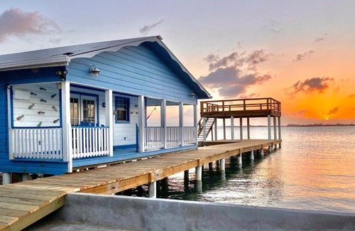 Isla de Utila Hotel | Idyllic The Odyssey Resort: Oceanfront Bliss Awaits You