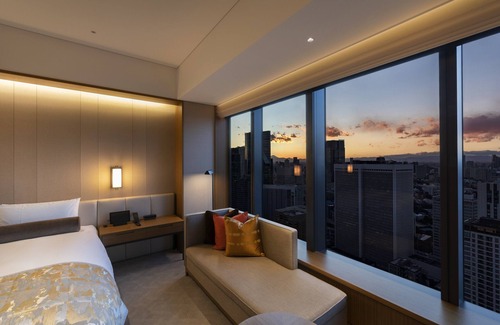 Toranomon Hotel | Discover The Okura Tokyo: 5-Star Experience Awaits!