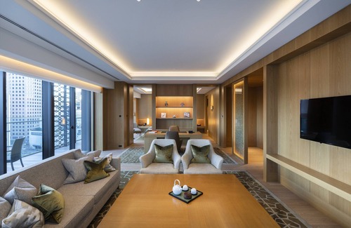 Toranomon Hotel | Discover The Okura Tokyo: 5-Star Experience Awaits!