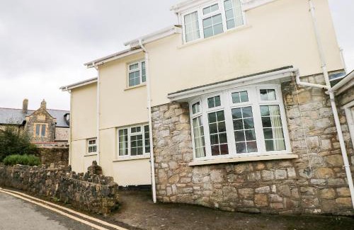 Vale of Glamorgan House | Pet-Friendly Retreat at The Old Bakehouse – Rated 8.7/10