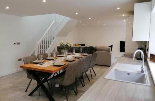 Berkeley Apartment | Guest Rated 9.6/10 at The Old Bakery - Family-Friendly Stay