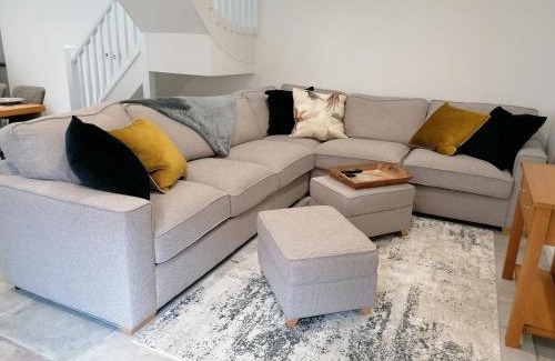 Berkeley Apartment | Guest Rated 9.6/10 at The Old Bakery - Family-Friendly Stay