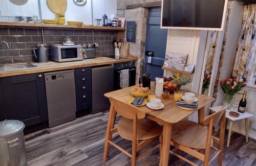 Spittal Apartment | Delightful Stay at The Old Bakery with Breakfast Included