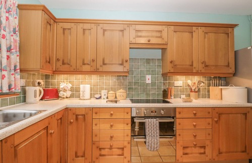 Crowcombe Cottage | Cozy Pet-Friendly Retreat at The Old Bakery in Crowcombe