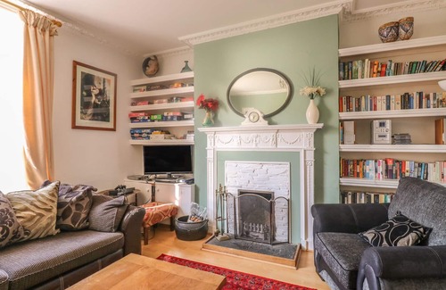 Mevagissey Cottage | Pet-Friendly Stay at The Old Bank House in Mevagissey