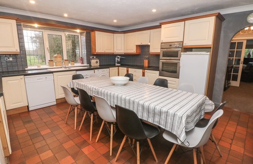 Farley Cottage | Family-Friendly Retreat at The Old Barn Near Alton Towers