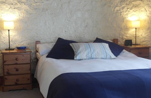 Rhoose Bed & Breakfast | Eco-Friendly Retreat at The Old Barn with Breakfast Included