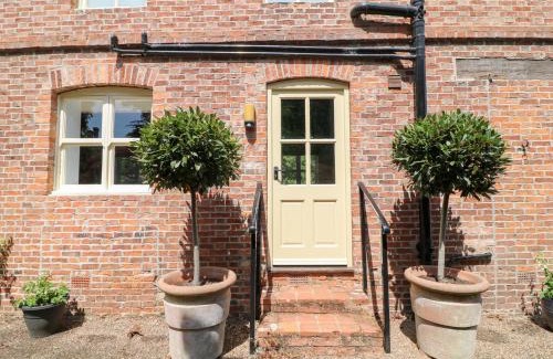 Glentham House | Explore The Old Barn: A Family-Friendly Getaway