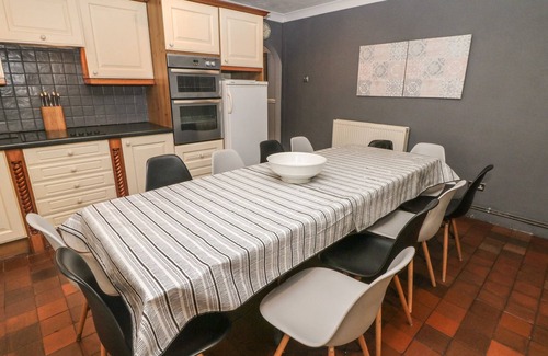 Farley Cottage | Unforgettable Stay at The Old Barn with Family-Friendly Amenities