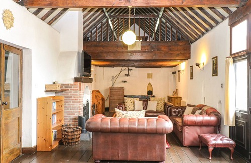 Walcott Cottage | Pet-Friendly Oceanview Cottage: The Old Barn in Walcott