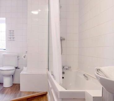 Warminster Hotel | Pet-Friendly Getaway at The Old Bell - Warminster